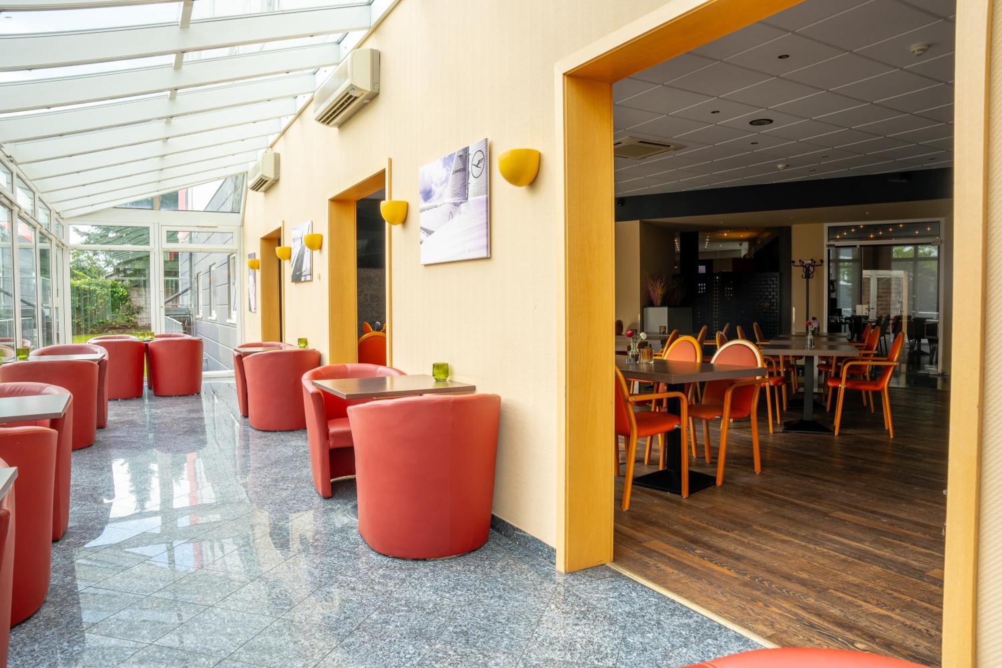 Airways Hotels Frankfurt Airport West Raunheim Buitenkant foto