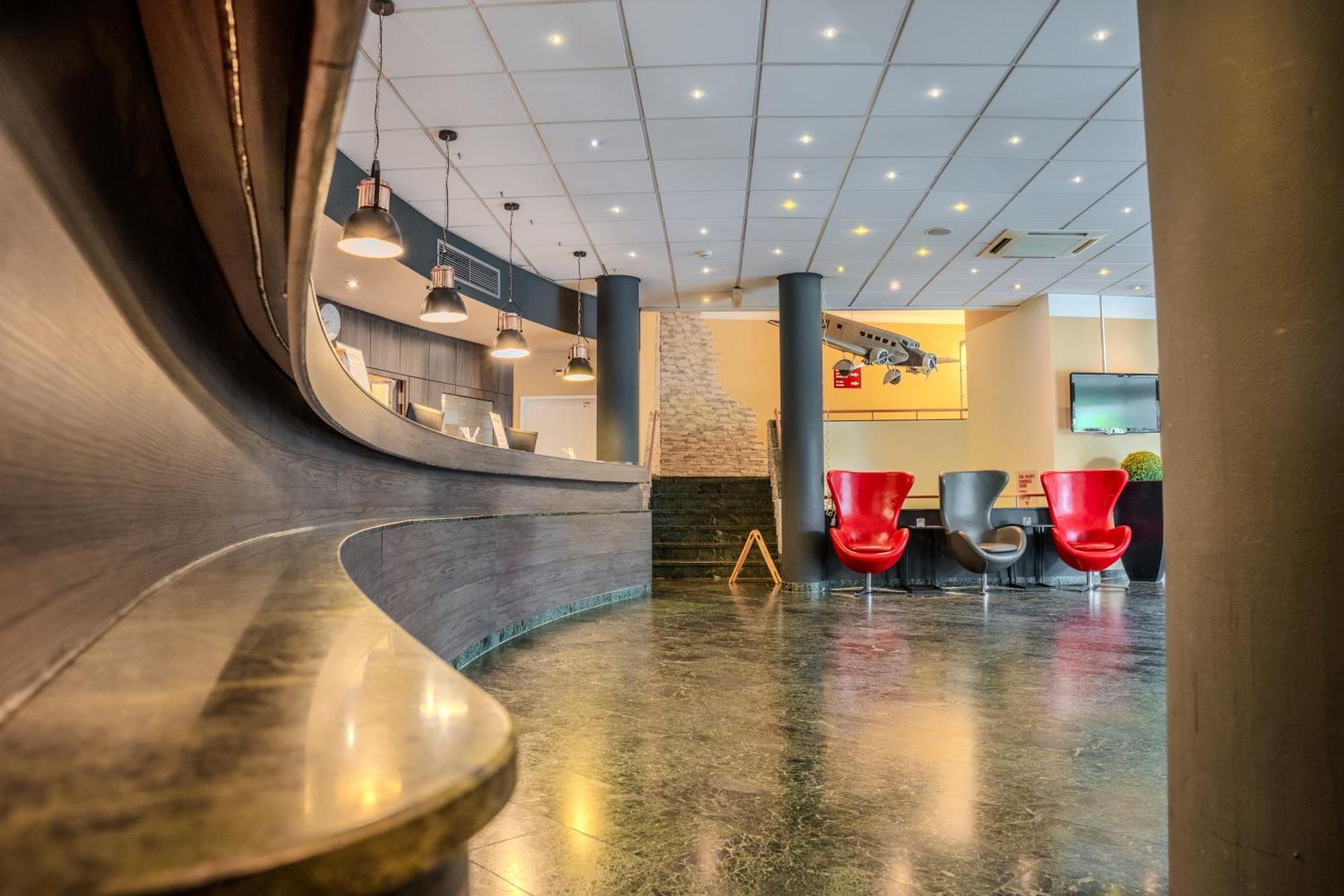 Airways Hotels Frankfurt Airport West Raunheim Buitenkant foto